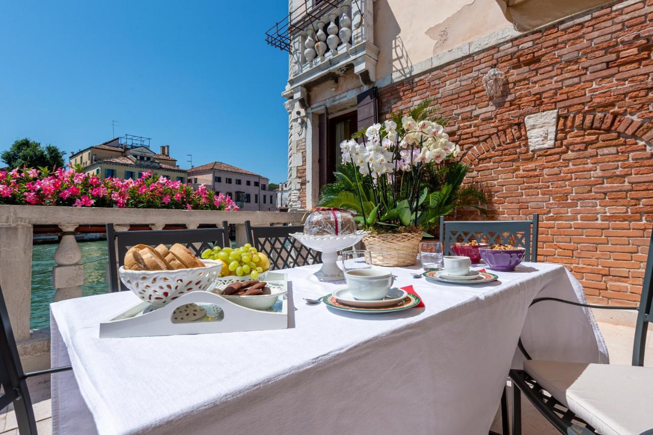 Ca' Dei Cuori On The Grand Canal Venice Exterior photo
